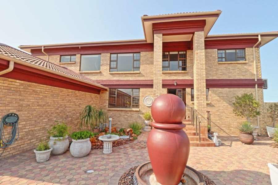 4 Bedroom Property for Sale in Reebok Western Cape